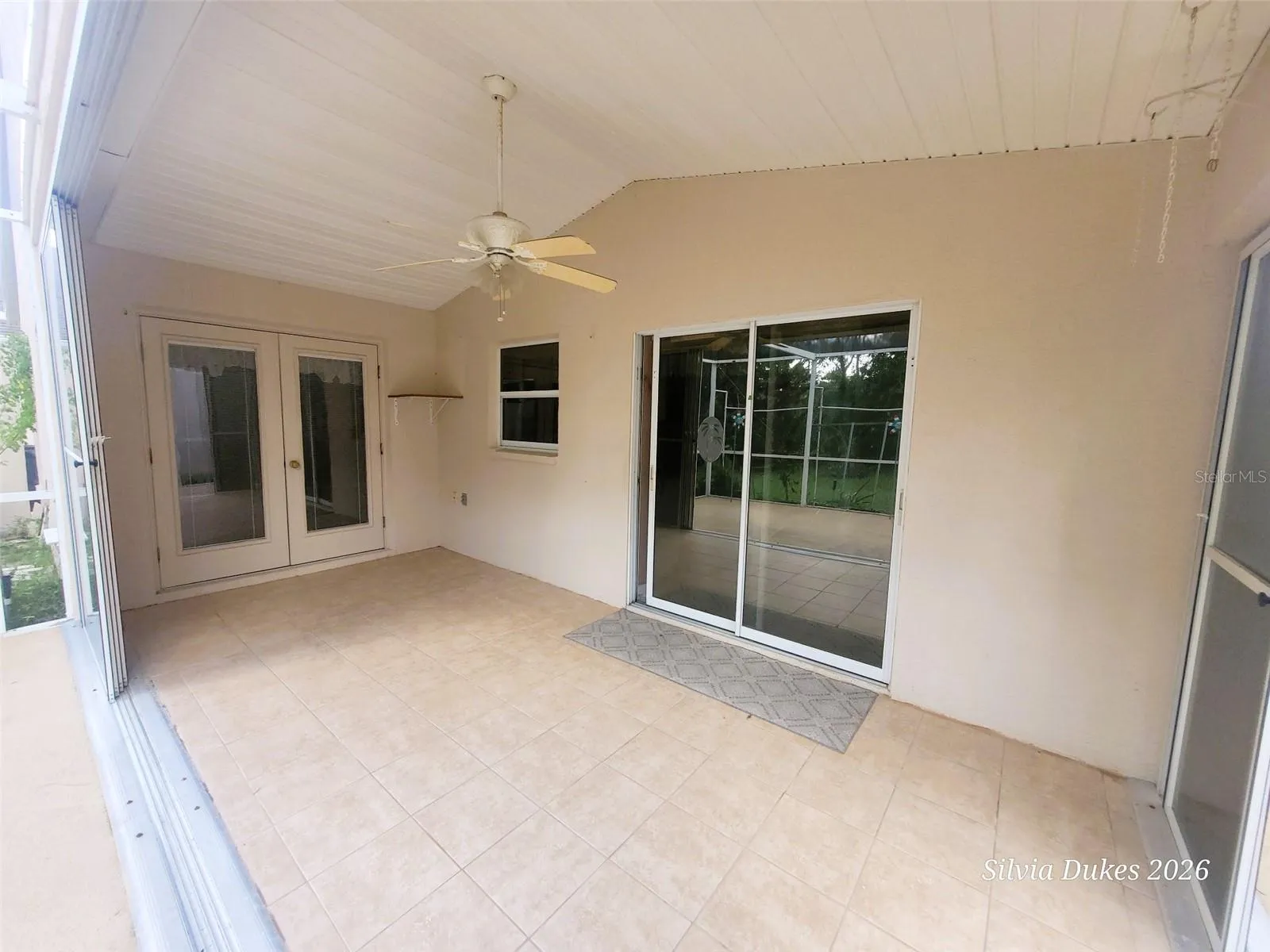 Spacious Lanai