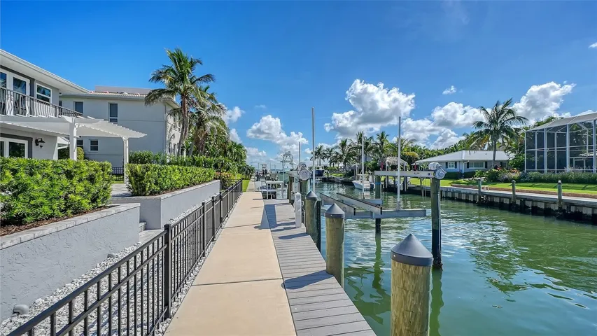 560 Chipping Ln, Longboat Key, FL 34228