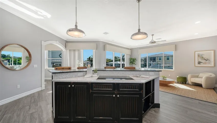 560 Chipping Ln, Longboat Key, FL 34228