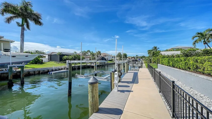 560 Chipping Ln, Longboat Key, FL 34228
