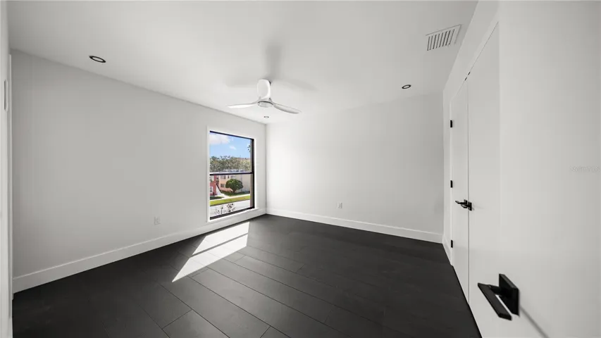 164 E Davis Blvd, Tampa, FL 33606