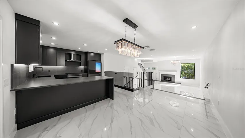 164 E Davis Blvd, Tampa, FL 33606