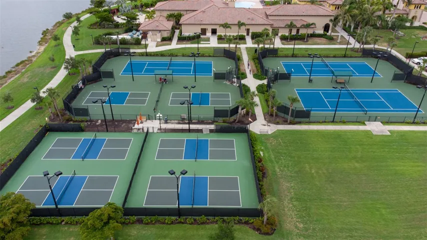 20450 Lagente Cir, Venice, FL 34293