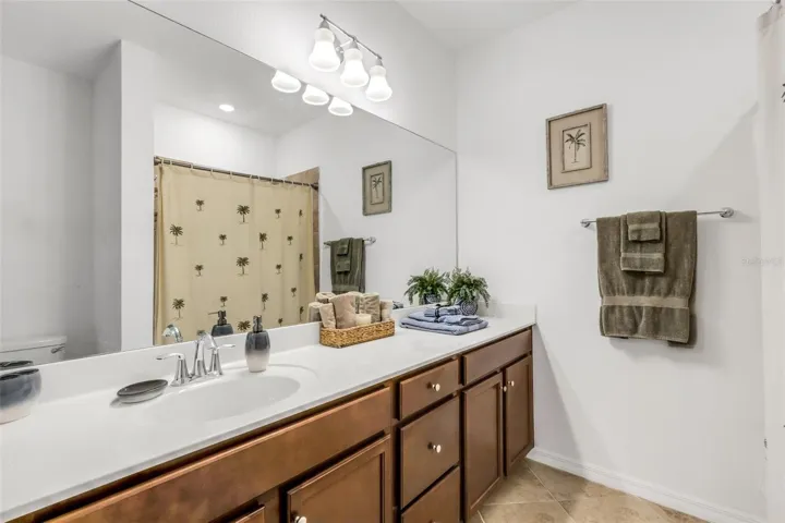 20450 Lagente Cir, Venice, FL 34293