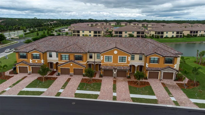 20450 Lagente Cir, Venice, FL 34293
