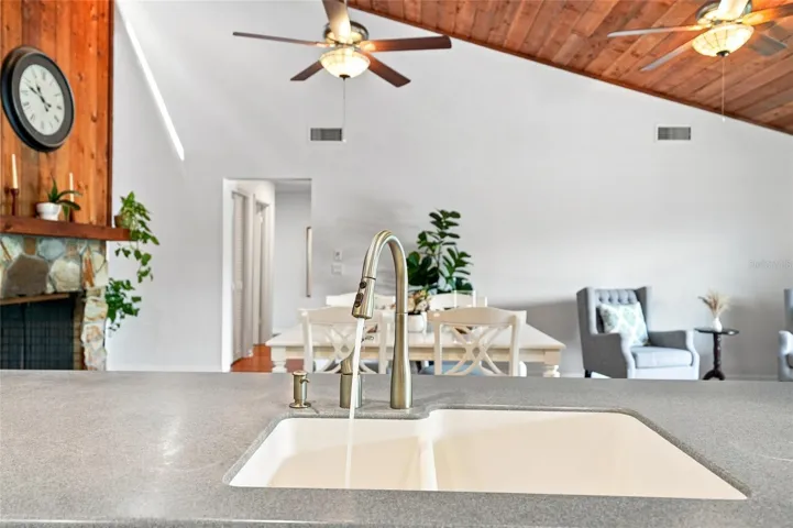 2555 Sweetgum Way W, Clearwater, FL 33761