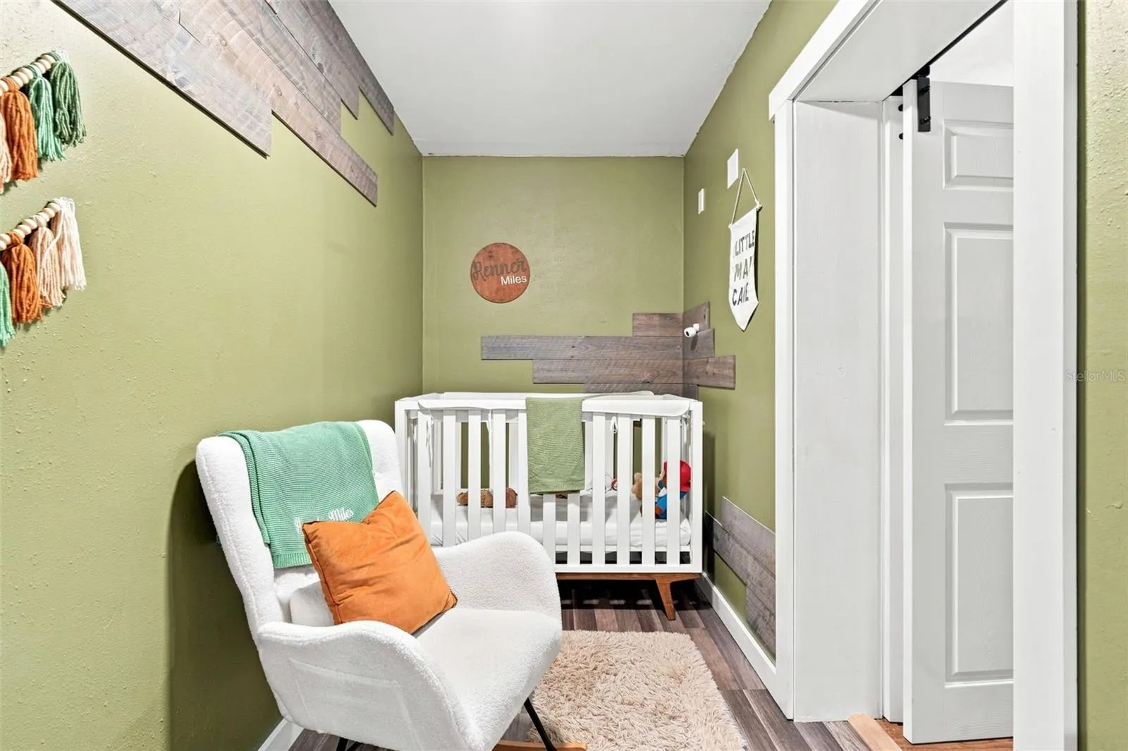 EXTRA SPACE IN PRIMARY ROOM