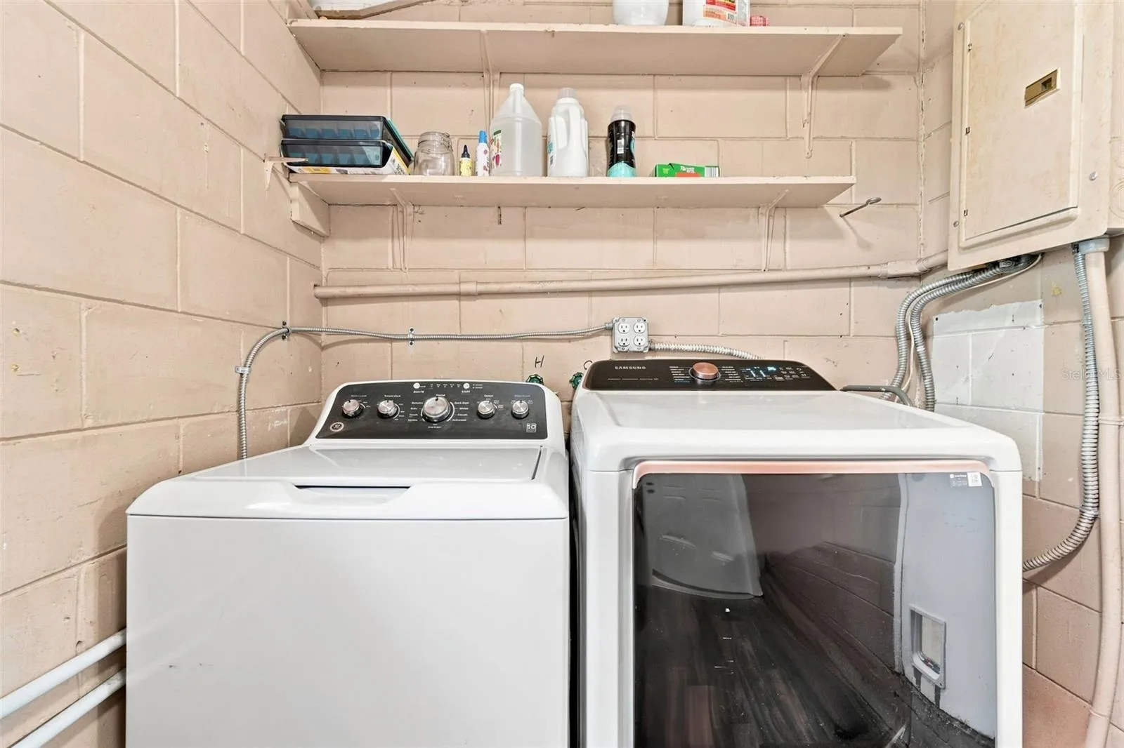 LAUNDRY AREA