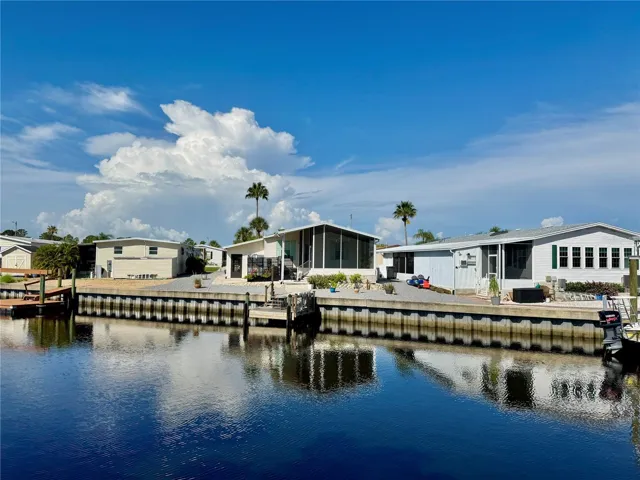 115 E Saint Annes Cir, Apollo Beach, FL 33572