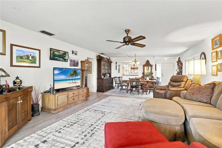 4208 Center Pointe Ln #27, Sarasota, FL 34233