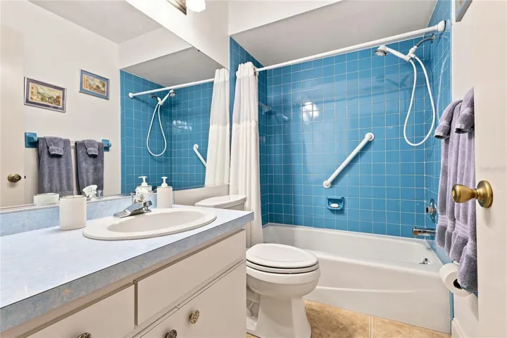 4208 Center Pointe Ln #27, Sarasota, FL 34233