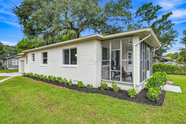 1825 E Hanna Ave, Tampa, FL 33610