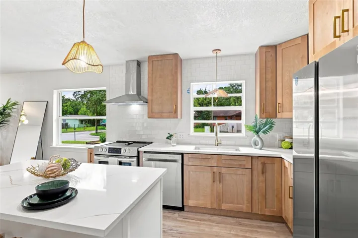 1825 E Hanna Ave, Tampa, FL 33610