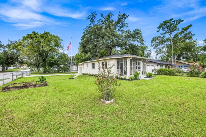 1825 E Hanna Ave, Tampa, FL 33610
