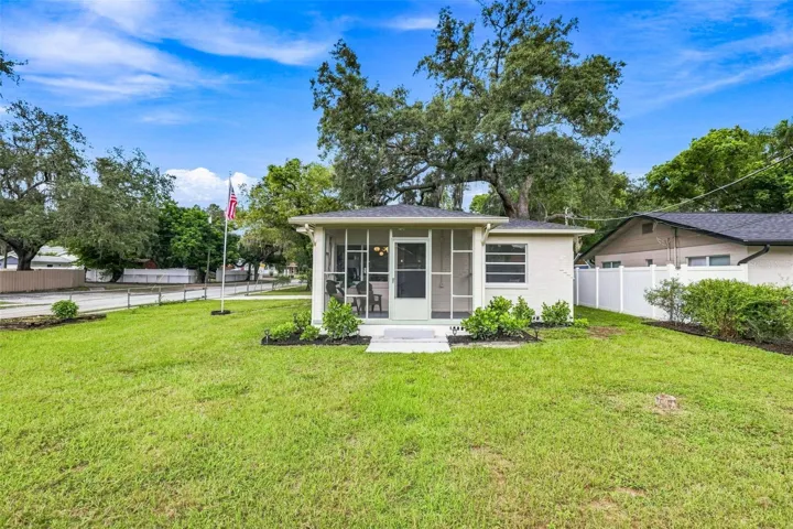 1825 E Hanna Ave, Tampa, FL 33610