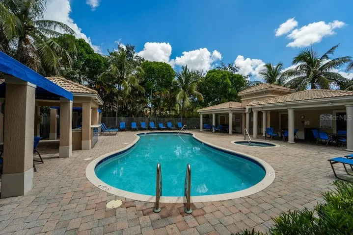8074 Murano Cir, Palm Beach Gardens, FL 33418