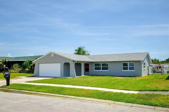 3132 Jackson Dr, Holiday, FL 34691