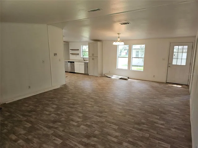 3050 Cr 418, Lake Panasoffkee, FL 33538