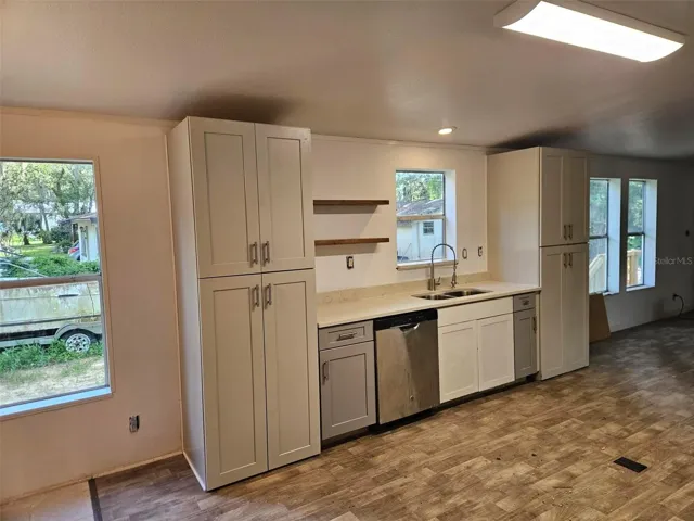 3050 Cr 418, Lake Panasoffkee, FL 33538