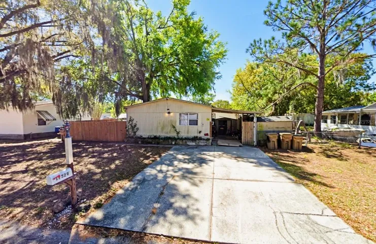 17529 Palm Dr, Montverde, FL 34756