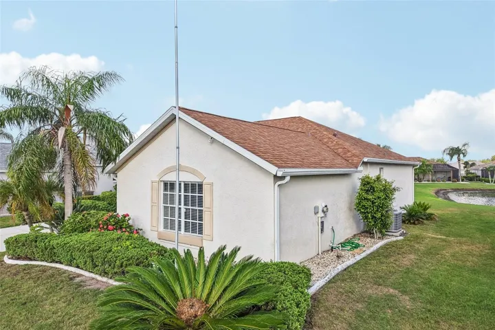 1104 Villeroy Dr, Sun City Center, FL 33573