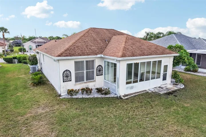 1104 Villeroy Dr, Sun City Center, FL 33573