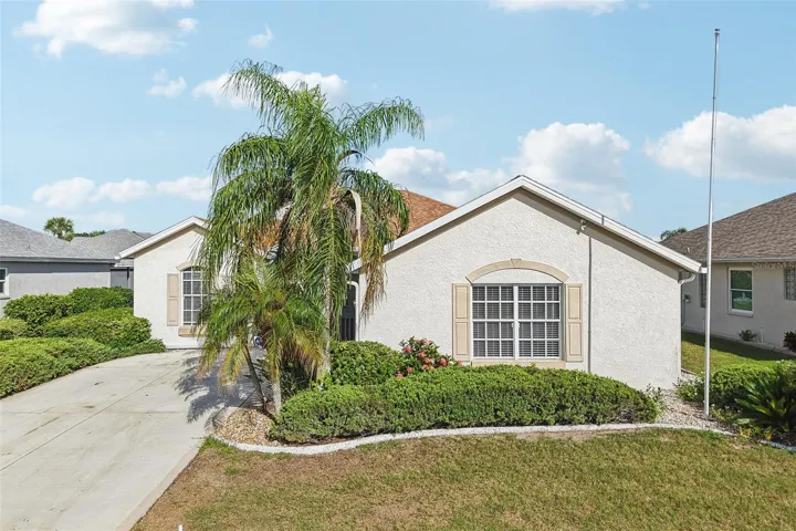 1104 Villeroy Dr, Sun City Center, FL 33573