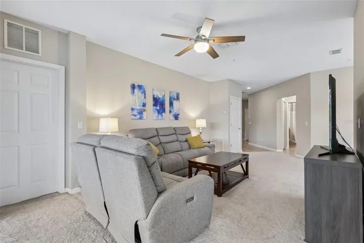8337 Bella Vida Cir, Davenport, FL 33896
