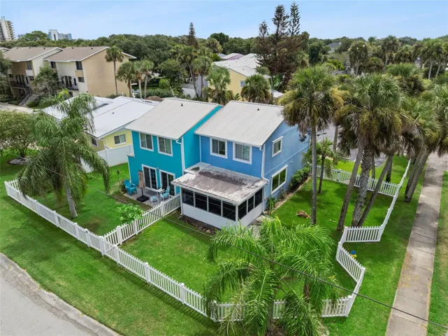 Oversized corner lot townhome
