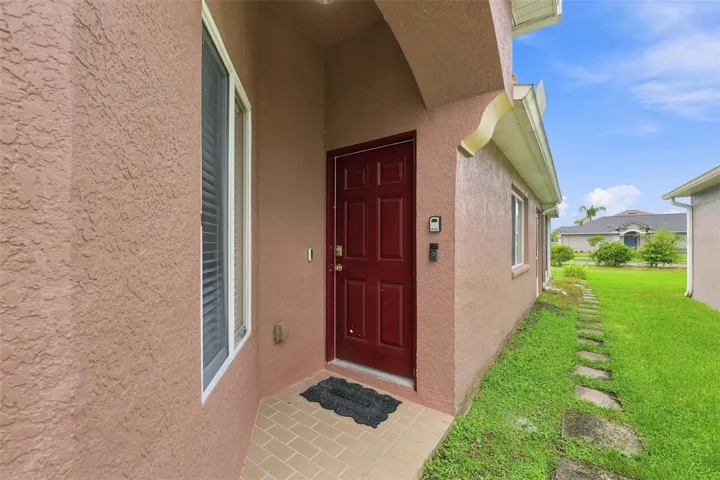 6817 Aramon Ct, Wesley Chapel, FL 33545