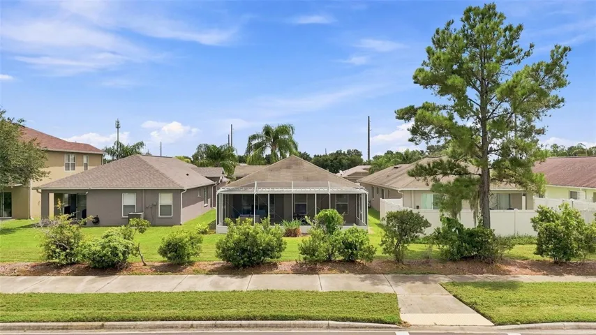 6817 Aramon Ct, Wesley Chapel, FL 33545
