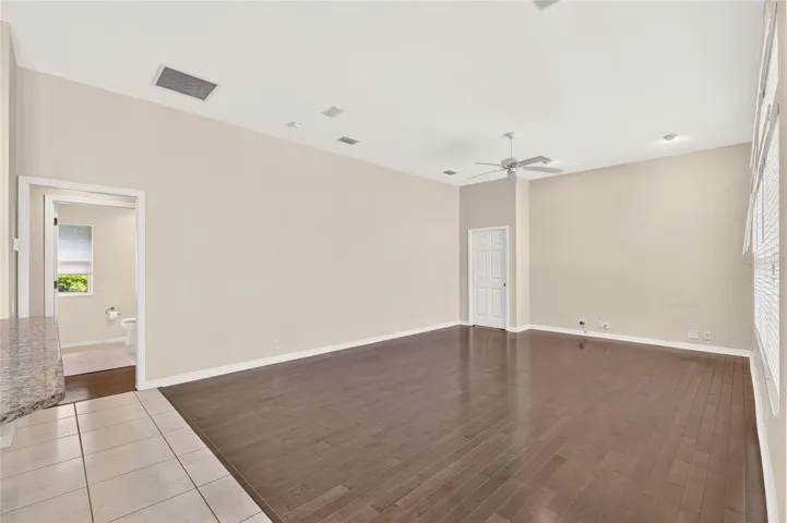 9325 Sw 35th Ln, Gainesville, FL 32608