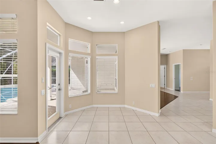 9325 Sw 35th Ln, Gainesville, FL 32608