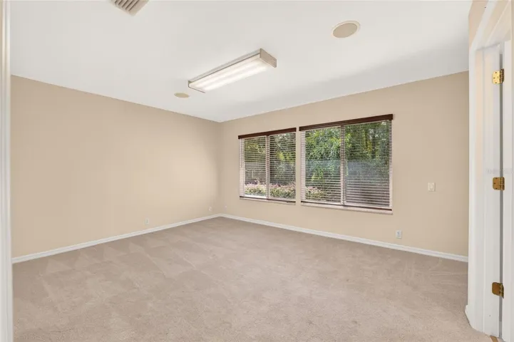 9325 Sw 35th Ln, Gainesville, FL 32608