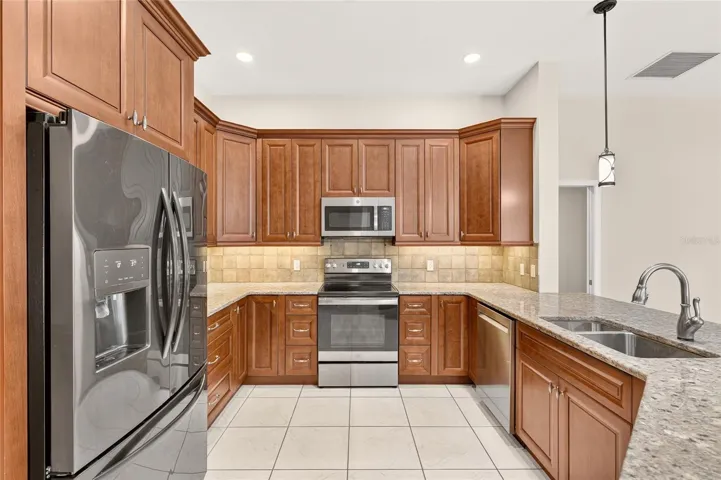 9325 Sw 35th Ln, Gainesville, FL 32608