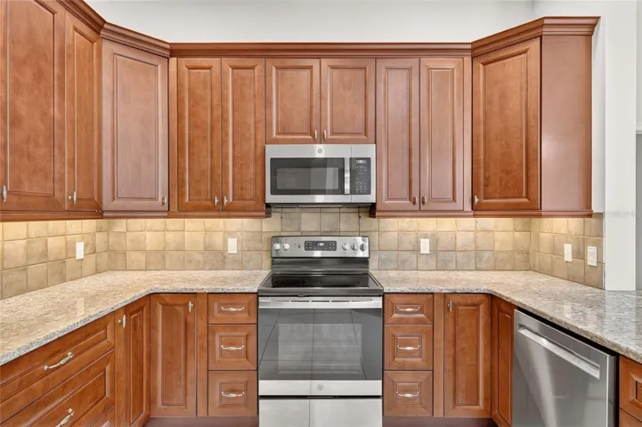 9325 Sw 35th Ln, Gainesville, FL 32608