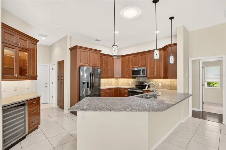 9325 Sw 35th Ln, Gainesville, FL 32608