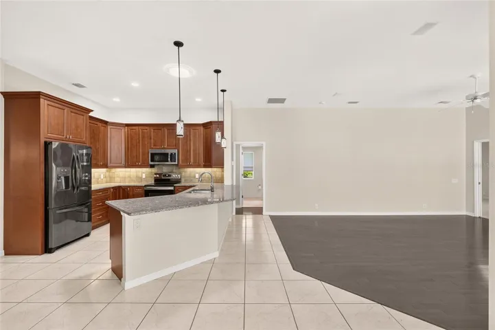9325 Sw 35th Ln, Gainesville, FL 32608