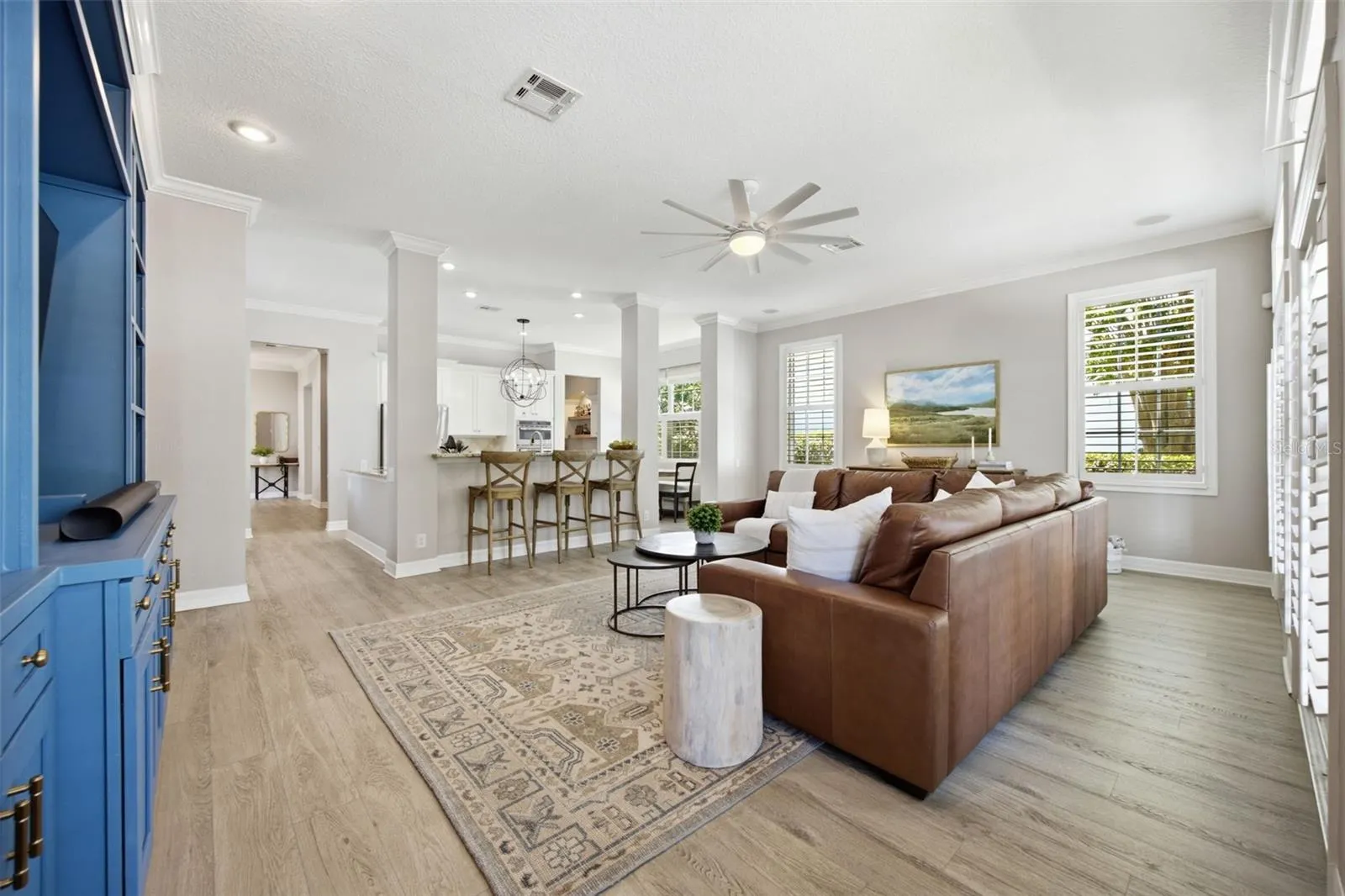 Open to kitchen area.