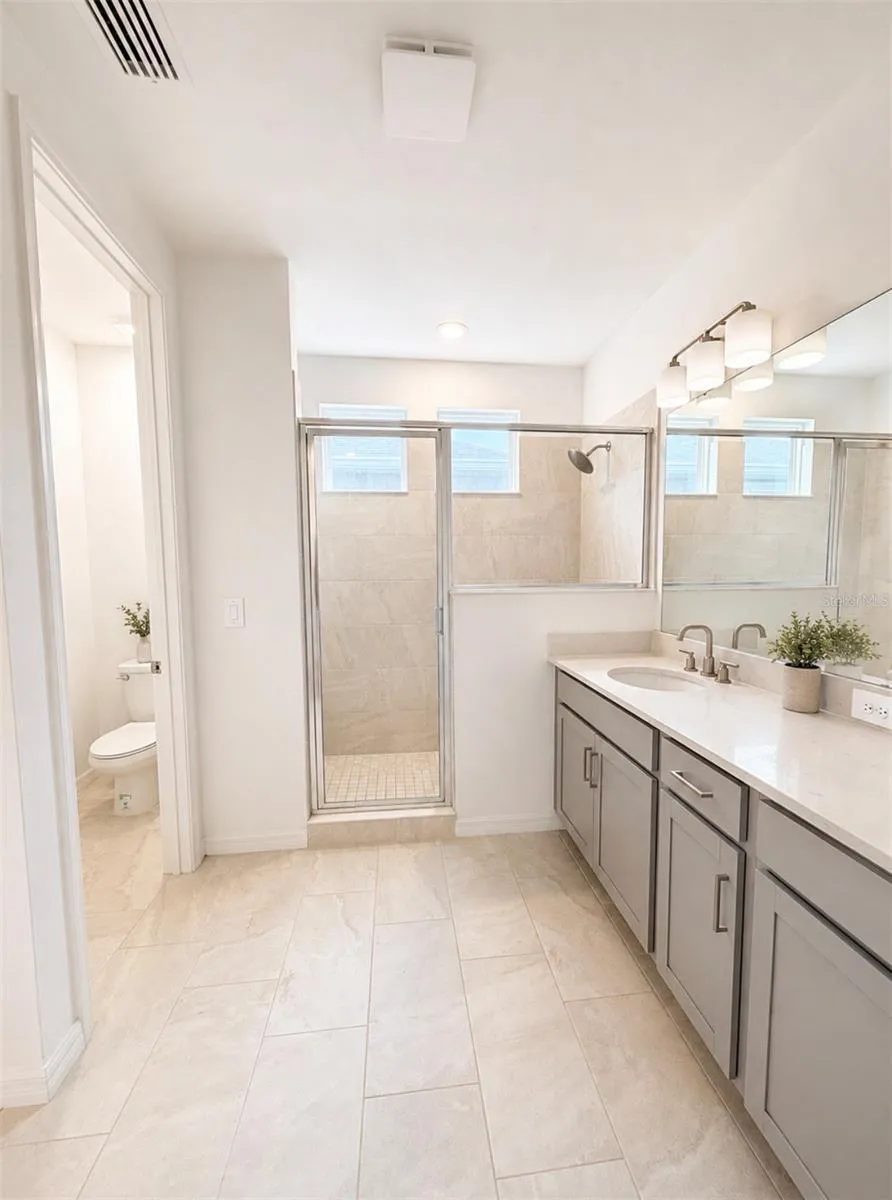 Master Bed Bathroom 2 FL