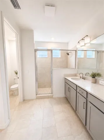 Master Bed Bathroom 2 FL
