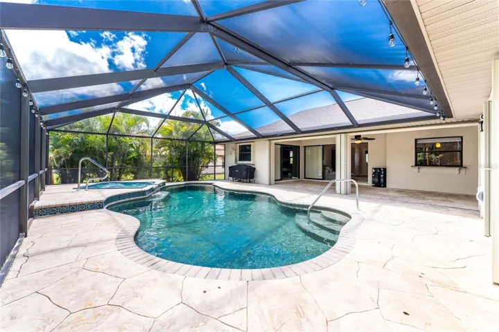 1087 Bay Harbor Dr, Englewood, FL 34224