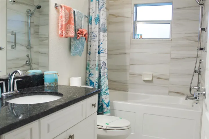 206 Antilla Dr, Rotonda West, FL 33947