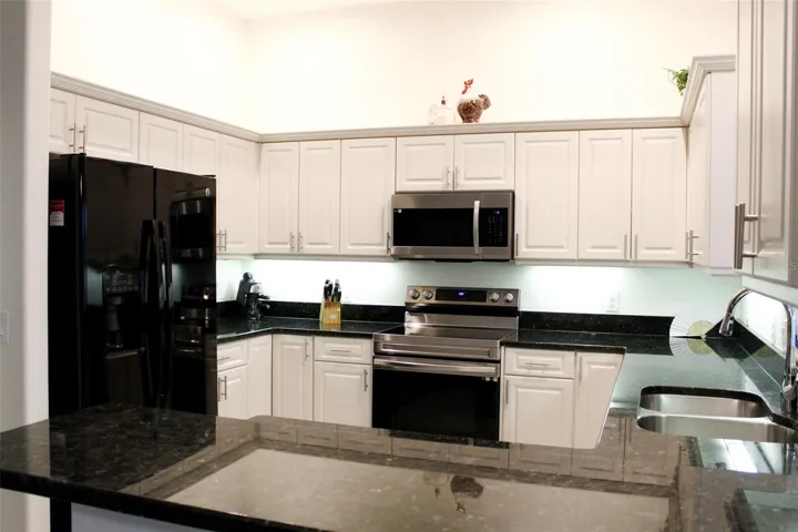 206 Antilla Dr, Rotonda West, FL 33947