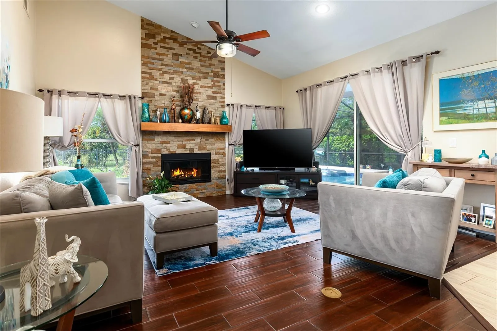 Family Room - 5308 Chiswick