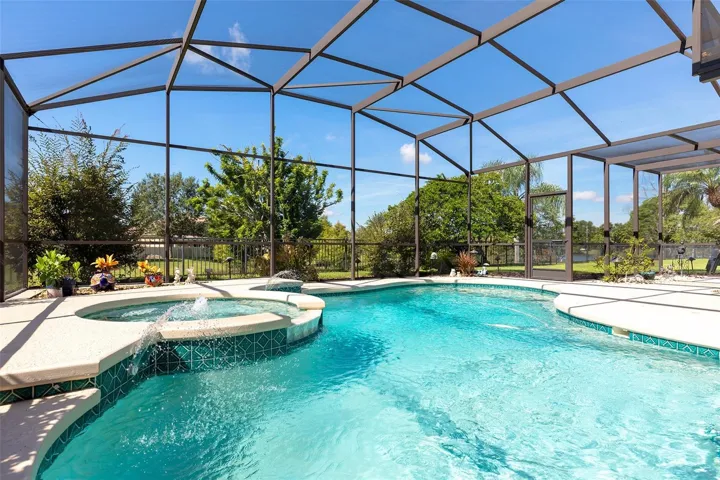Pool & Spa