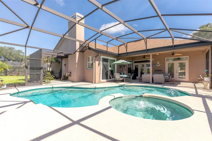 Pool & Spa