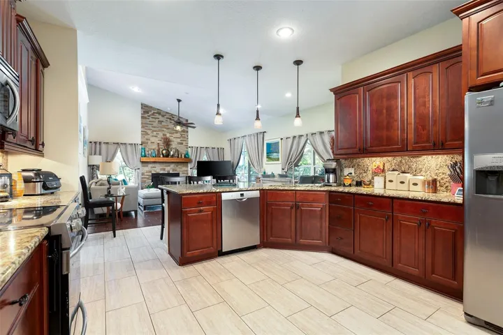 Kitchen - 5308 Chiswick