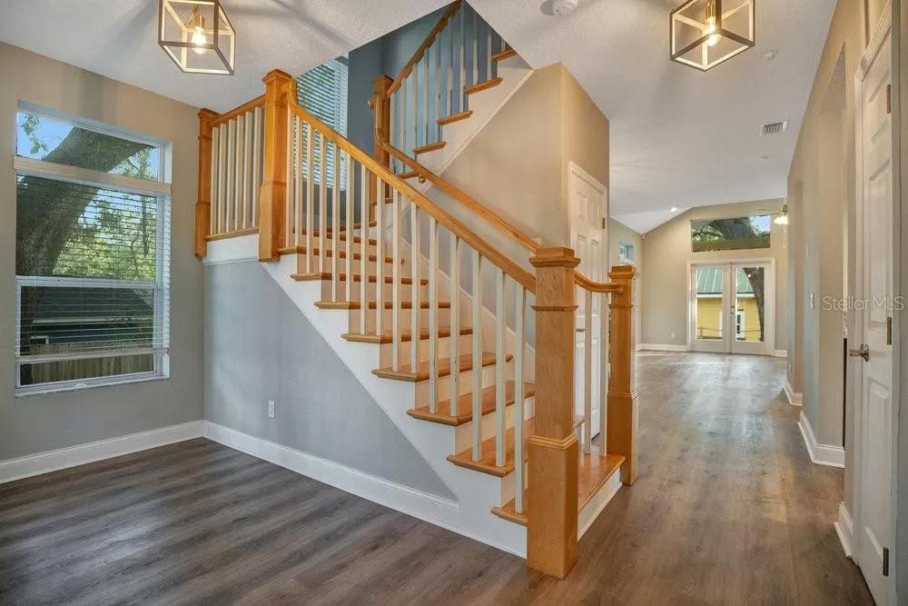 Foyer.