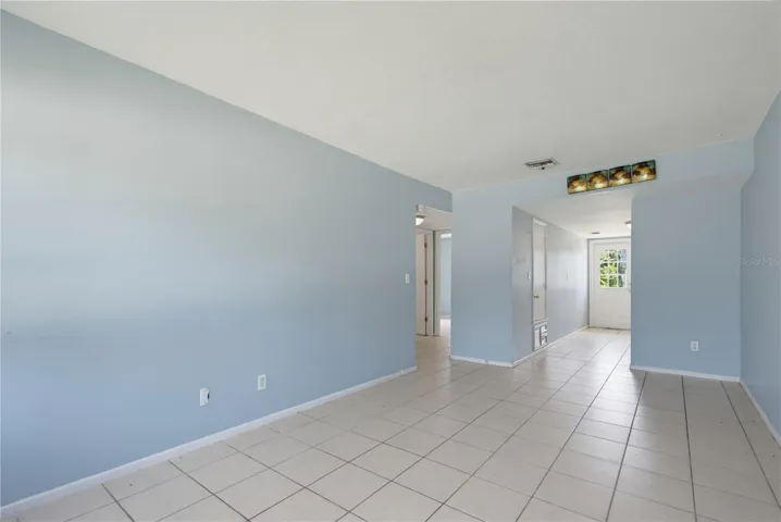 656 Williamsburg Dr, Daytona Beach, FL 32117